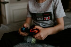 Read more about the article Video Game Addiction: How to Spot the Signs and Break the Cycle